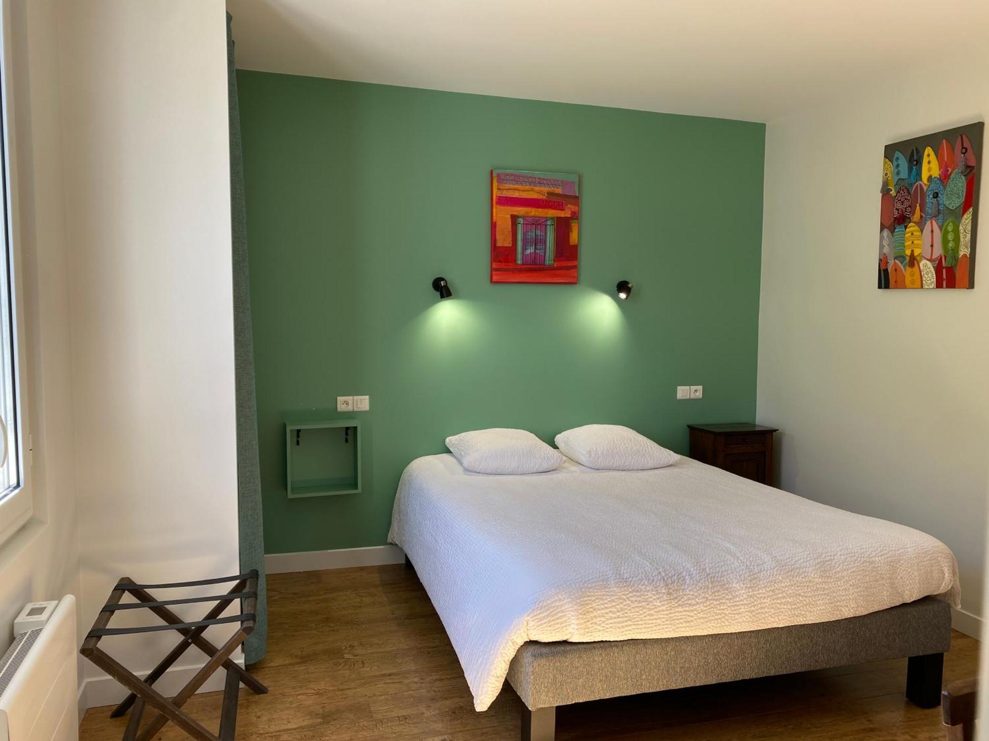 Logis Le Clos Pite Hotel 3*