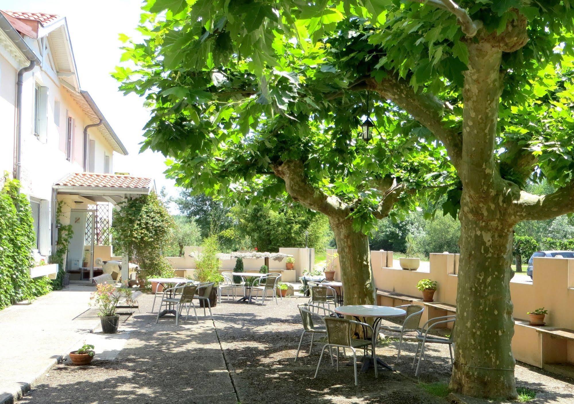 Logis Le Clos Pite Hotel 3*
